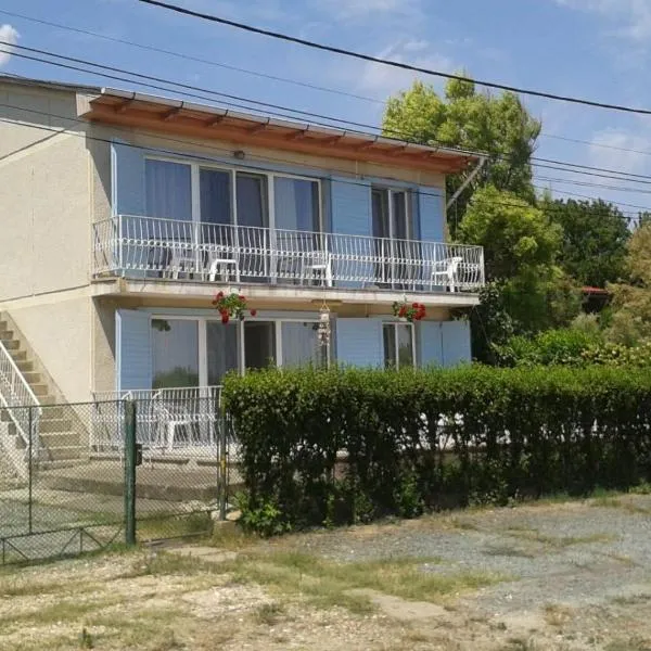 Cozy studio #1, with balcony, hotel i 2 Mai