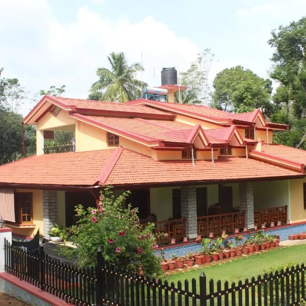 Whistling Woods Farm Stay, hotel in Kushālnagar