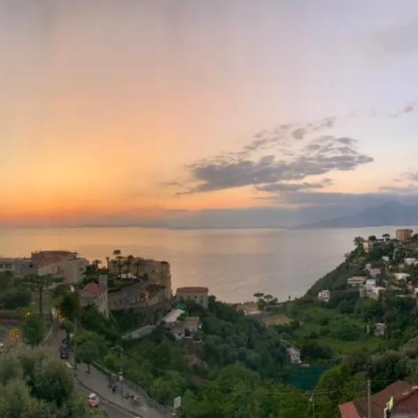 Grand Hotel Moon Valley, hotel in Vico Equense