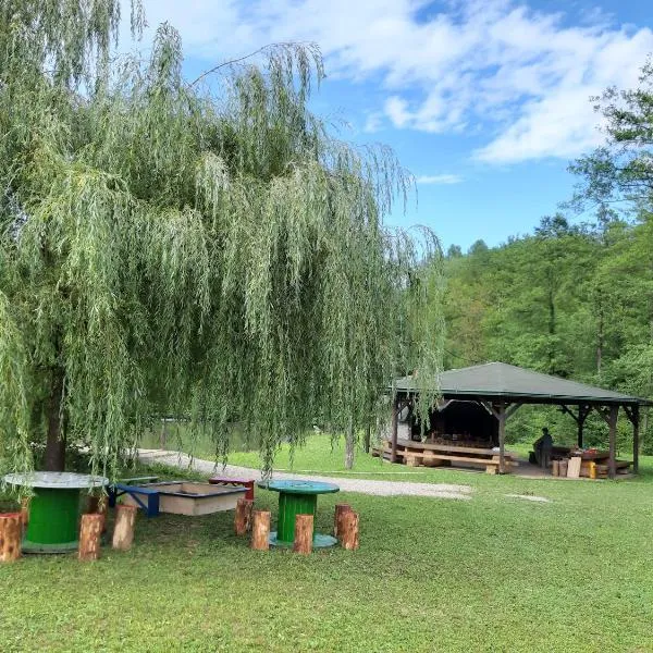 Robinson camp "Zeleni mir", hotel en Josipdol