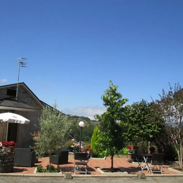 Hotel Chola, hotel in Campo Lameiro