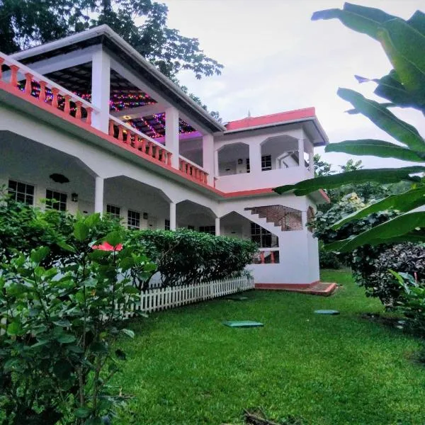 Polish Princess Guest House, hotelli kohteessa Port Antonio