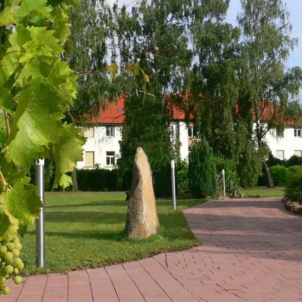 Christliche Gästehäuser Weinstraße, hotel in Neustadt an der Weinstraße