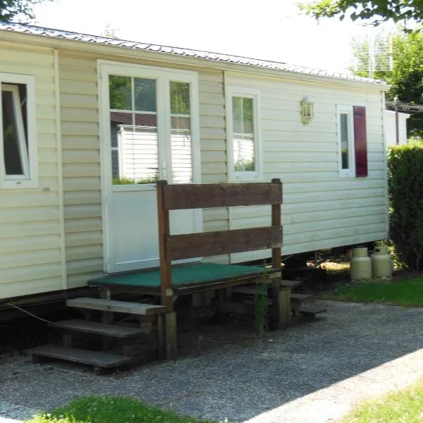 CAMPING LE GRAND VERNEY, hotel v destinácii Novalaise