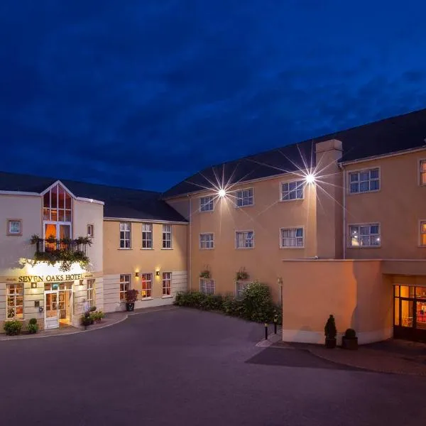 Seven Oaks Hotel, hotel em Carlow