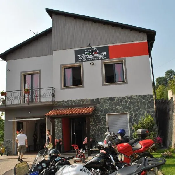 Italian Piston House Sport Moto Rent, hotel in Millesimo