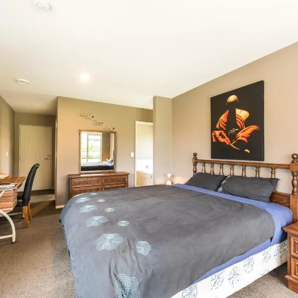 Rolleston Paradise-Master Bedroom with Ensuite Only, hotel in Springston