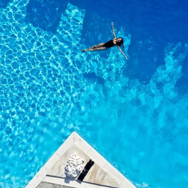 Mr. and Mrs. White Tinos, hotel in Lichnaftia