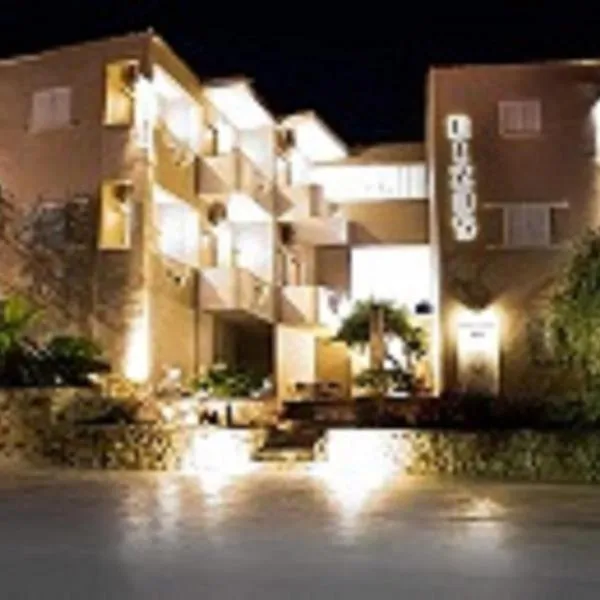 Rizos Bay Sarakiniko, hotel v destinaci Sarakiniko