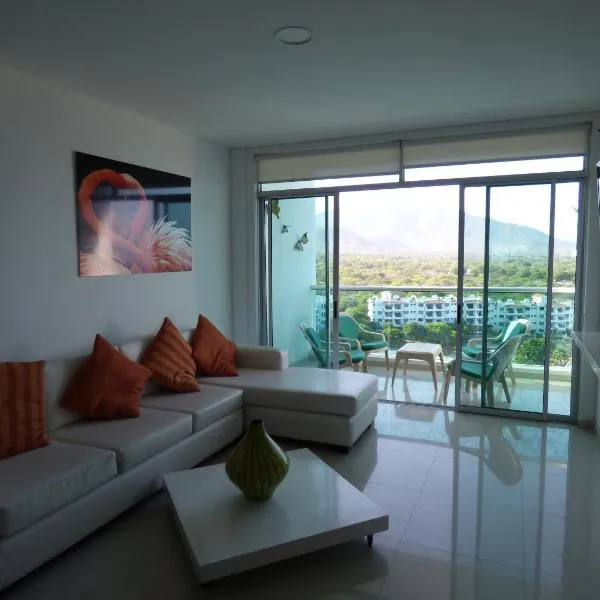 Costa Azul Suites 906, hotel in Santa Marta