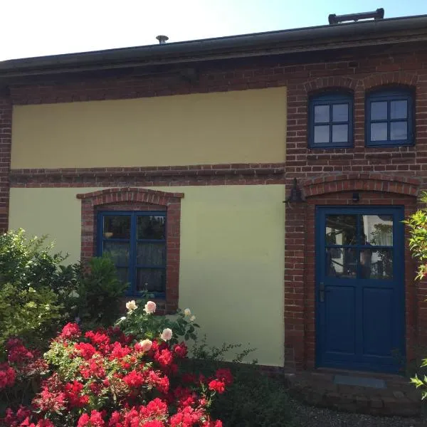 Romantische Ferienhaus an der Ostsee mit großem Garten, Hotel in Boiensdorf