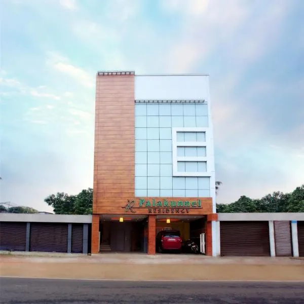 Palakunnel residency, hotel di Kuravalangād