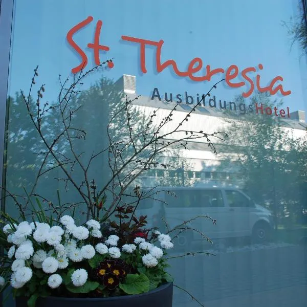 Ausbildungshotel St. Theresia、カールスフェルトのホテル