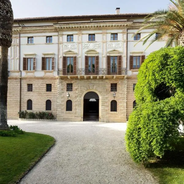 Villa Corallo, hotel in SantʼEgidio alla Vibrata