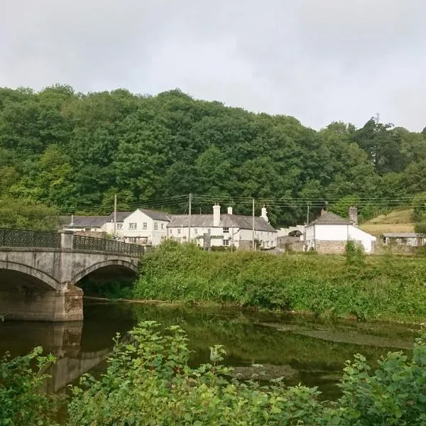 The Rising Sun, hotel in Chittlehamholt