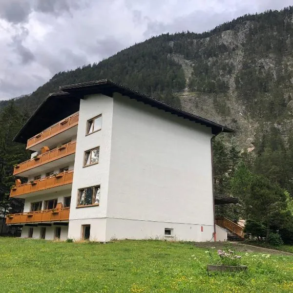 샤르니츠에 위치한 호텔 Karwendel-Lodge