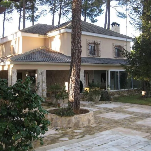 El Chalet del Pinar, hotel in Villar de Domingo García