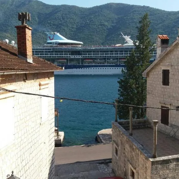 Apartment Rosić, hôtel à Perast