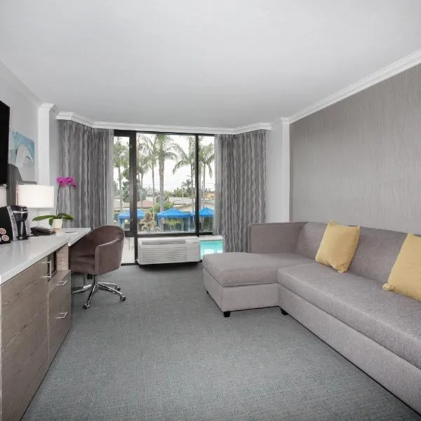 クラウン プラザ コスタ メサ オレンジ カウンティ（Crowne Plaza Costa Mesa Orange County by IHG）、コスタメサのホテル