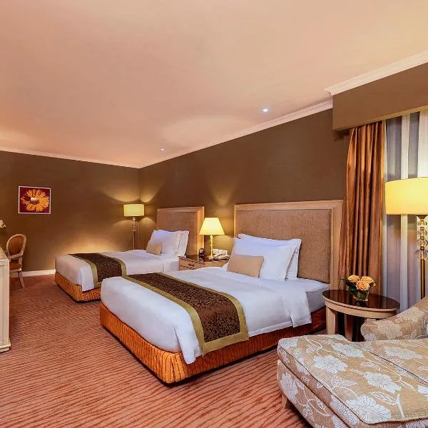 Similan Hotel Zhuhai-Gongbei Port: Zhuhai şehrinde bir otel