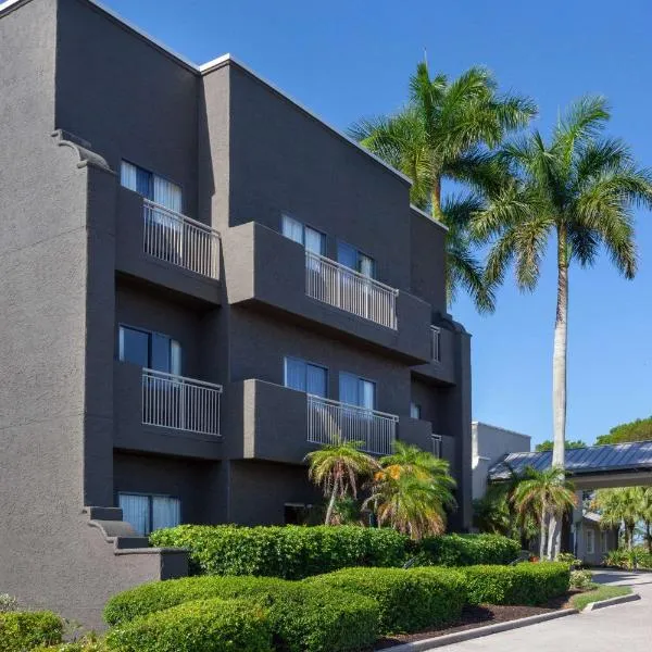 La Quinta by Wyndham Ft. Myers - Sanibel Gateway, hotel v destinaci Fort Myers