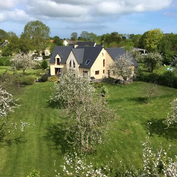 Le Clos des Pommiers: Tracy-sur-Mer şehrinde bir otel