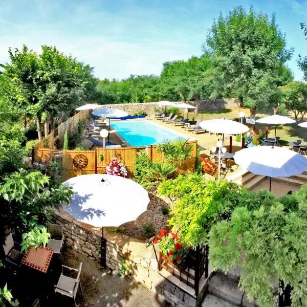 Hôtel Restaurant Le Relais des Gourmands – hotel w mieście Gramat