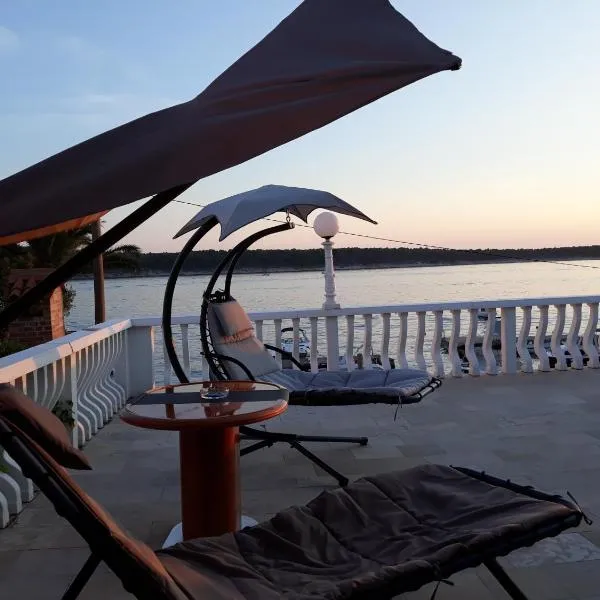 Apartments and Rooms Vinko, hotel in Barbat na Rabu