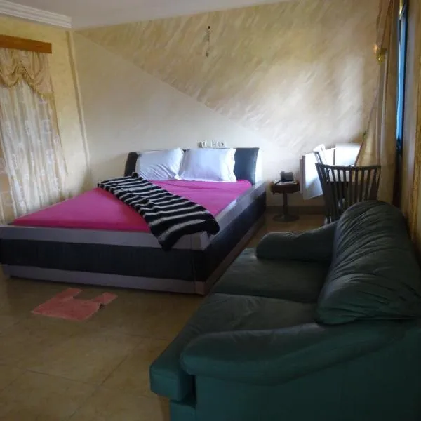 Meka Hotel, hotel v destinaci Kara