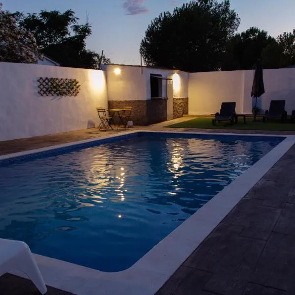 La Berruca Casa Rural Malpartida de Cáceres, hótel í Aliseda