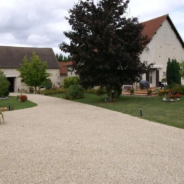 Chambres d'Hôtes Domaine d'Augy, hotel v destinaci Farges-en-Septaine