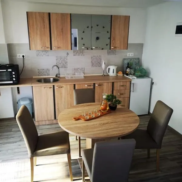 Apartman Borna, hotel Otocsánban