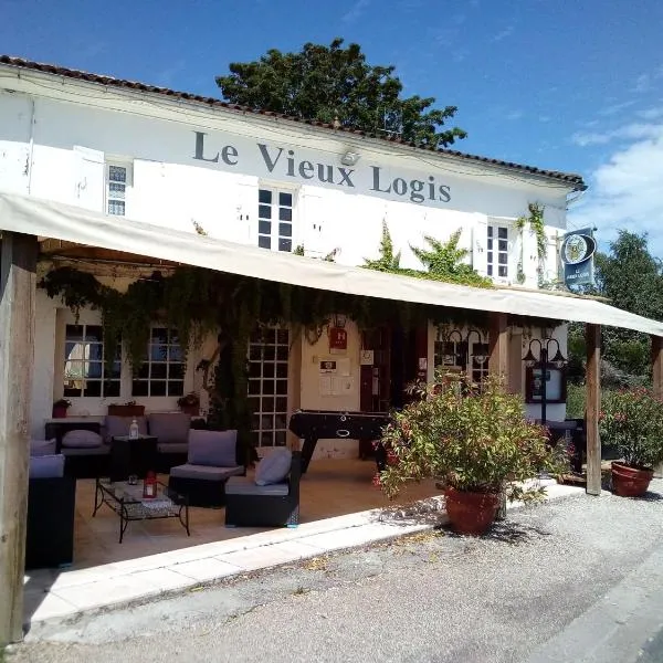 Le Vieux Logis de Clam, hotel in Clam