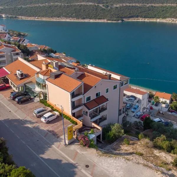 Hotel Adria, hotel em Neum