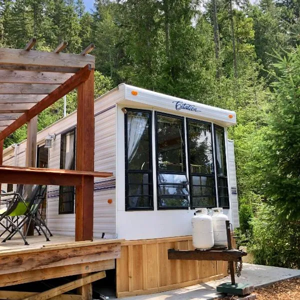 Garden Bay Hideaway - Glamping & RV, hotel v destinaci Garden Bay