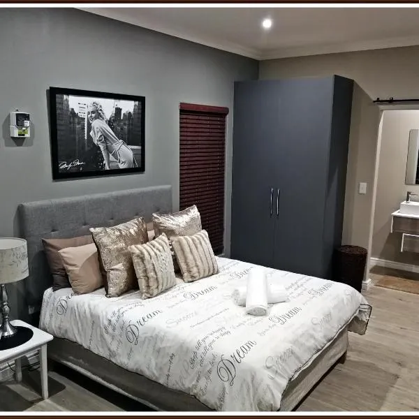 Studio 77, hotel in Langebaan