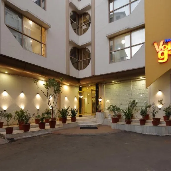 Hotel Volga, hotell i Ahmedabad