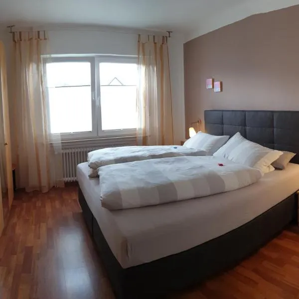 Haus Bramland --- 2 FeWo's --- EG 60qm und OG 55qm, hotel a Herzlake