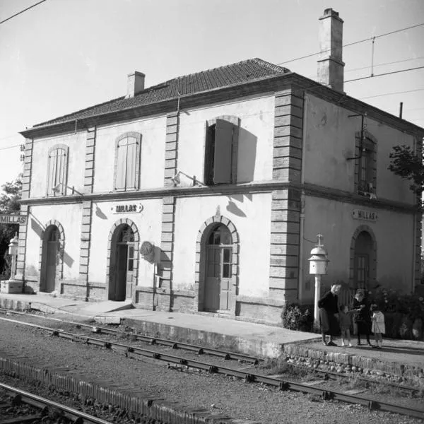 La Gare De Millas Chambres d'hôtes、Millasのホテル