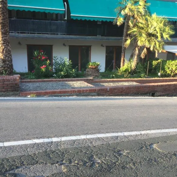 AFFITTACAMERE SCIACCHETRA', hotel v destinácii Deiva Marina