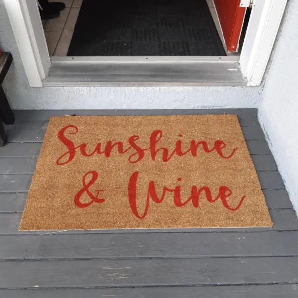 Sunshine and Wine Loft, hotel v destinaci Penticton
