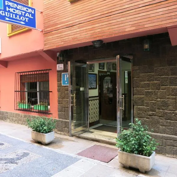 Hostal Guillot, hotel v destinaci Torremolinos
