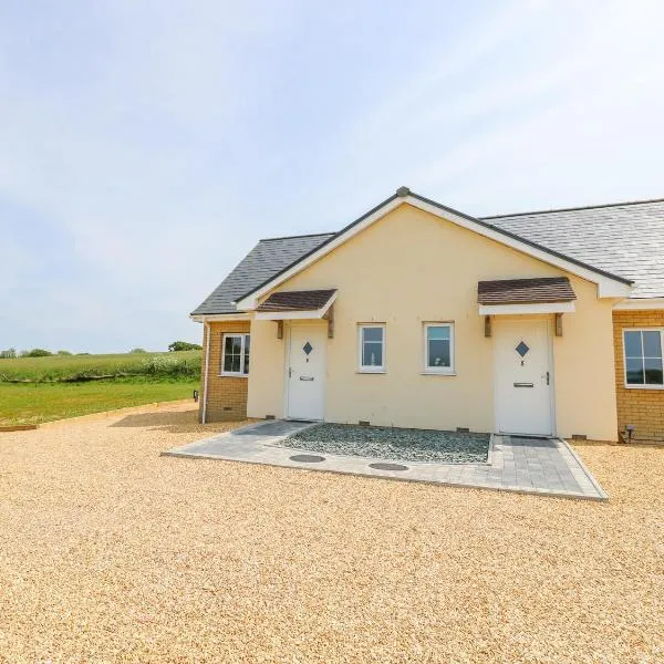 6 Yarmouth Cottages, hotel in Freshwater