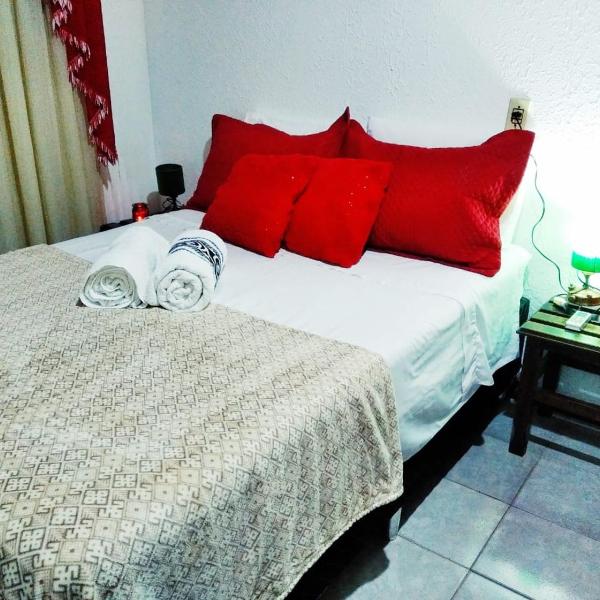 Gardenia House Suíte Confortável com garagem coberta e WiFi Próximo as Cataratas e a km do Shopping
