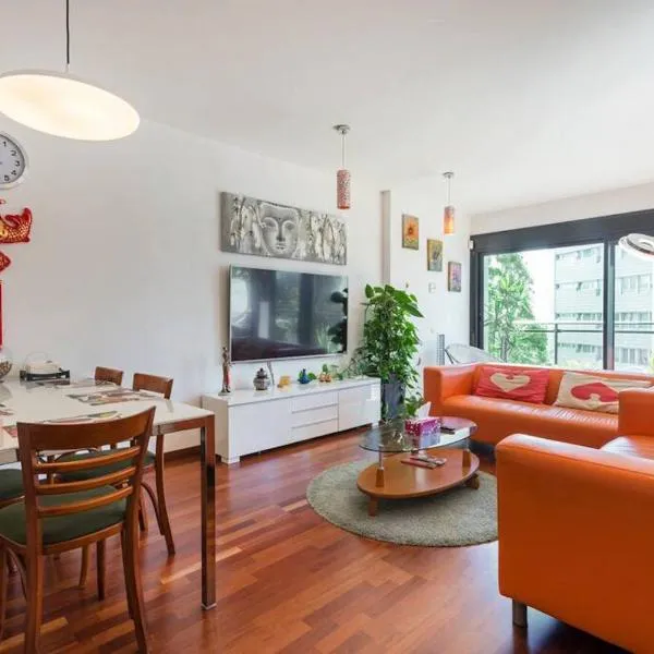 Jie Apartment, hotel in Sant Adria de Besos