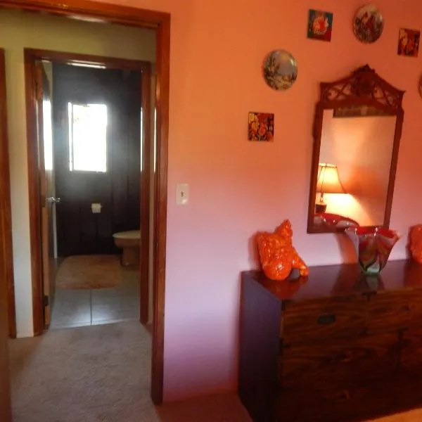 Fern Forest Getaway, hotel in Volcano