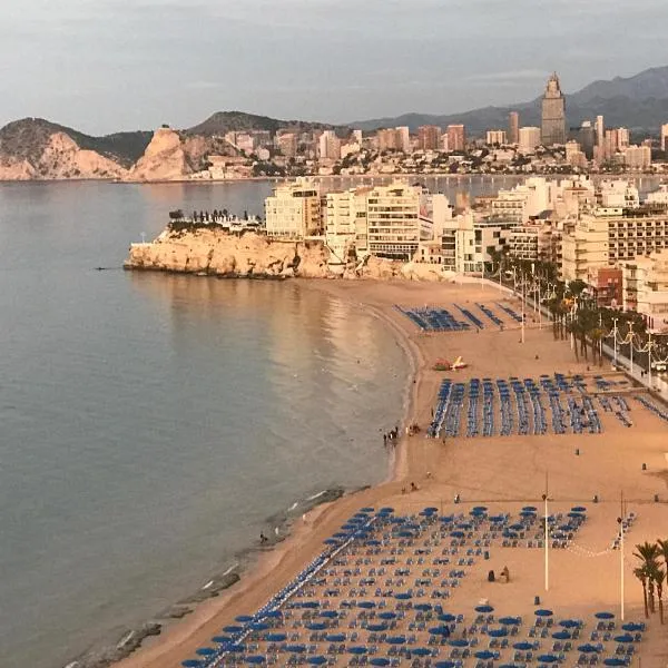 Benidorm 1ª línea playa Levante, garage, wifi, climatización, hotel in Benidorm