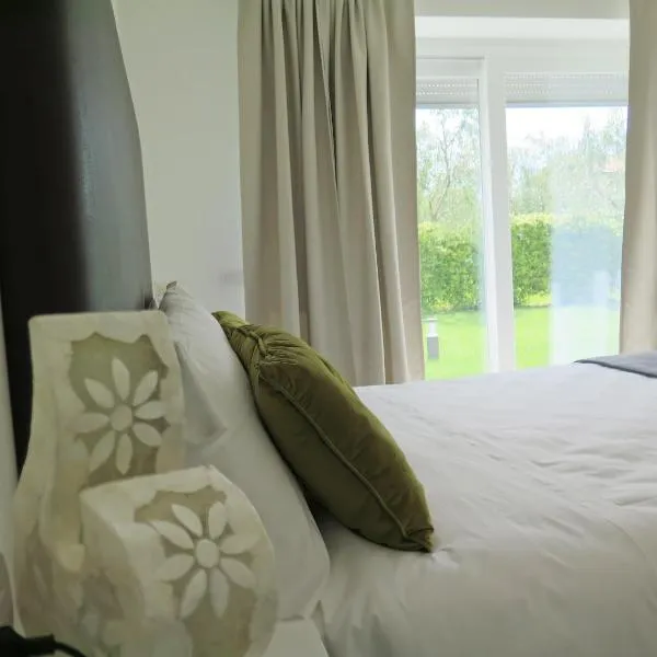 Casa 32, hotel v destinaci Nago-Torbole