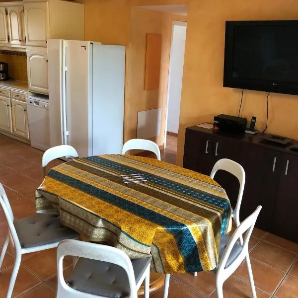 Appartement dans la résidence LES MAZETS DE CAMARGUE, hotel in Arles