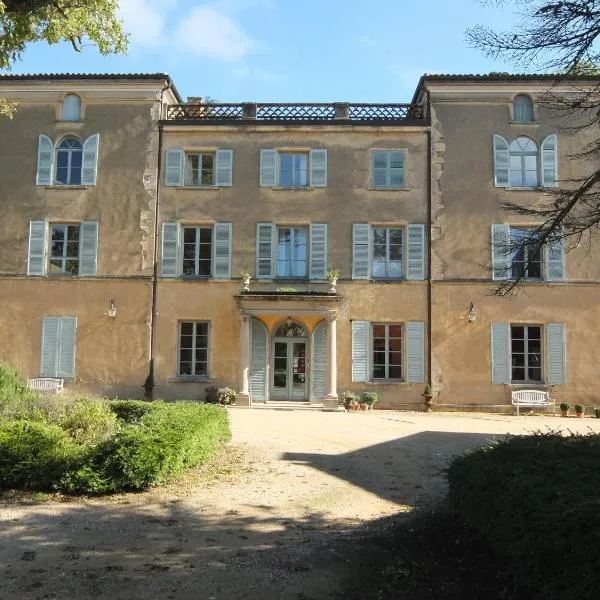 Chateau des Poccards, хотел в Hurigny
